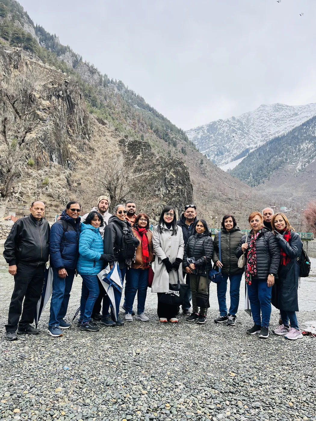 A group tour in the Kashmir valley